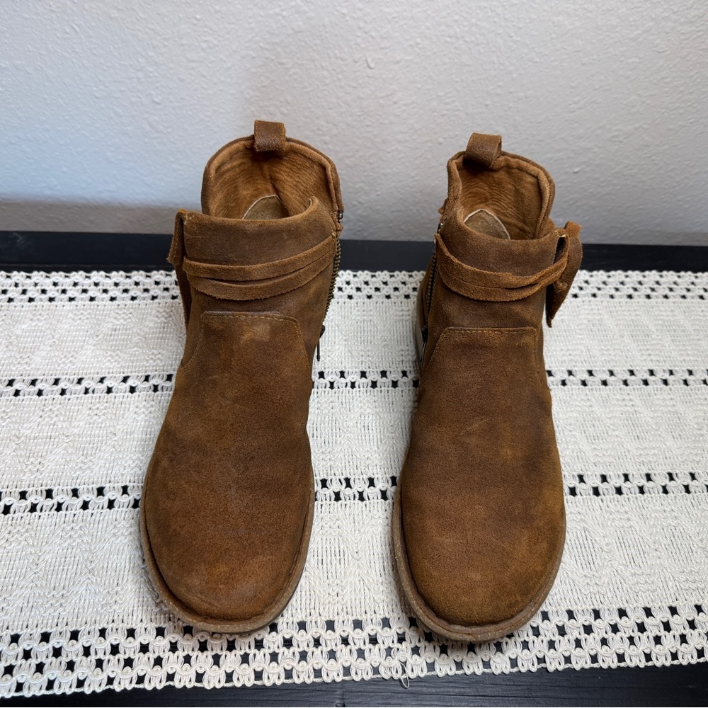 Born Women’s Vaughn Brown Suede Ankle Boots - Picture 3 of 6